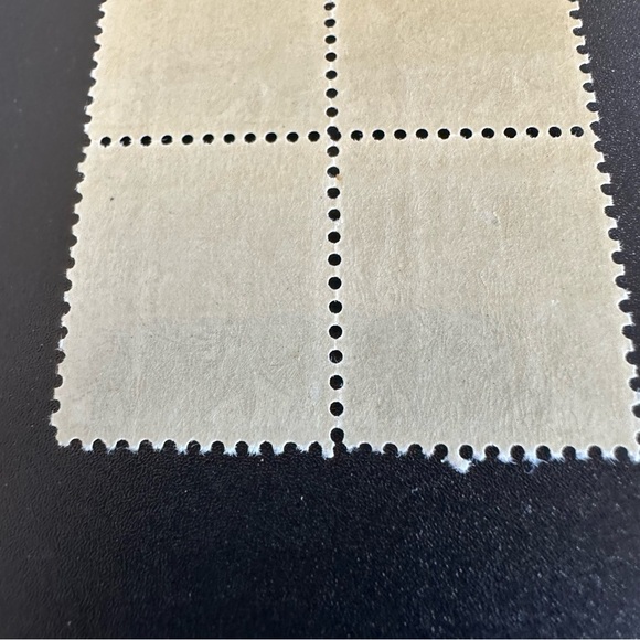 US STAMP George Washington 5 CENT - block of 4 - Picture 3 of 6